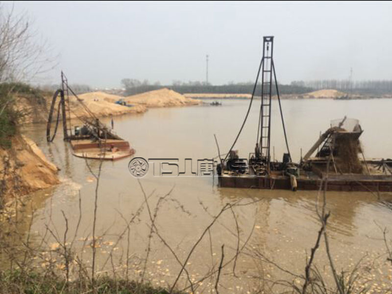 無節(jié)制開采河沙，河堤受損嚴重