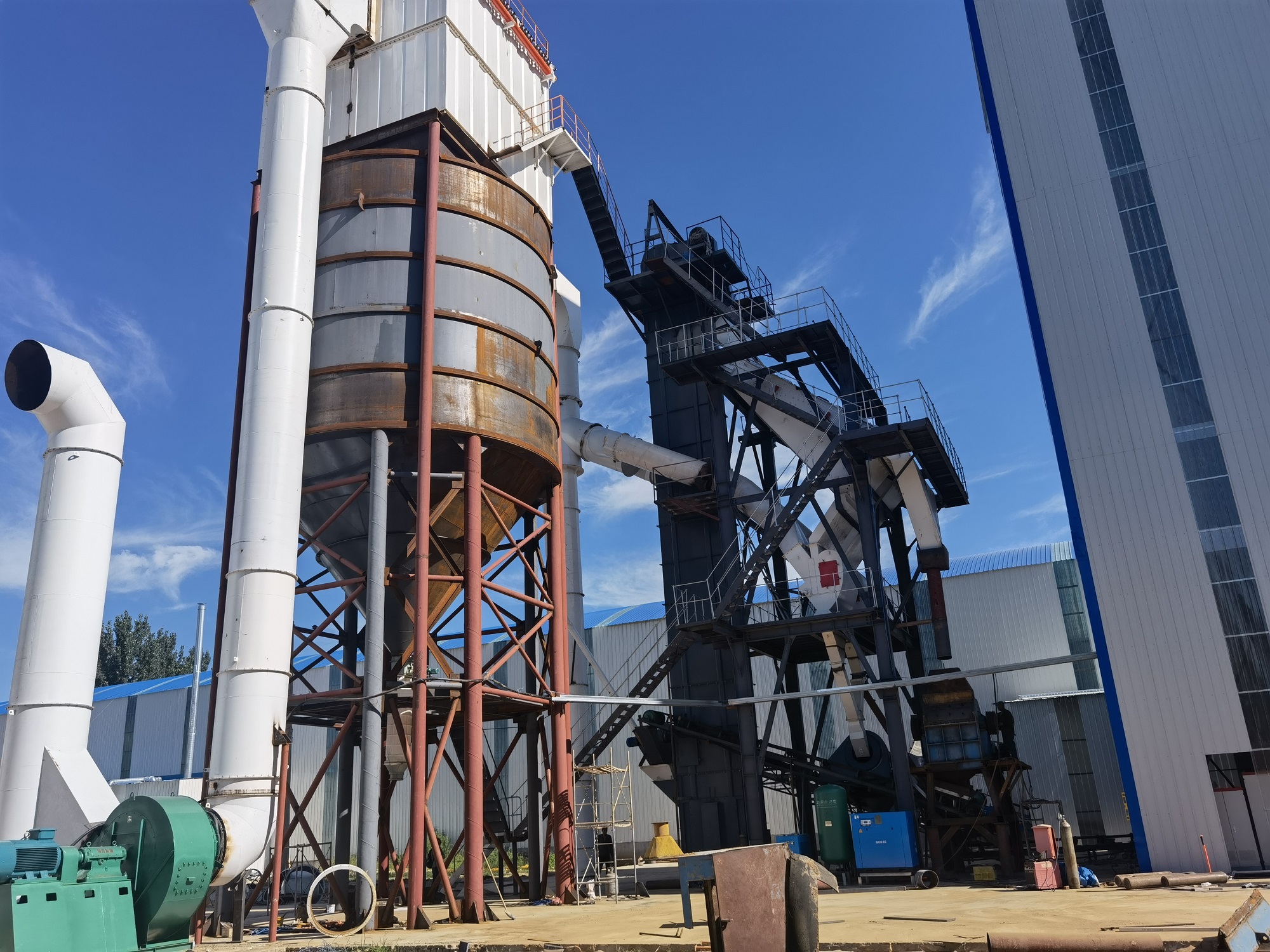 踐行綠色發(fā)展！干法制砂樓助力洗砂廠技改！